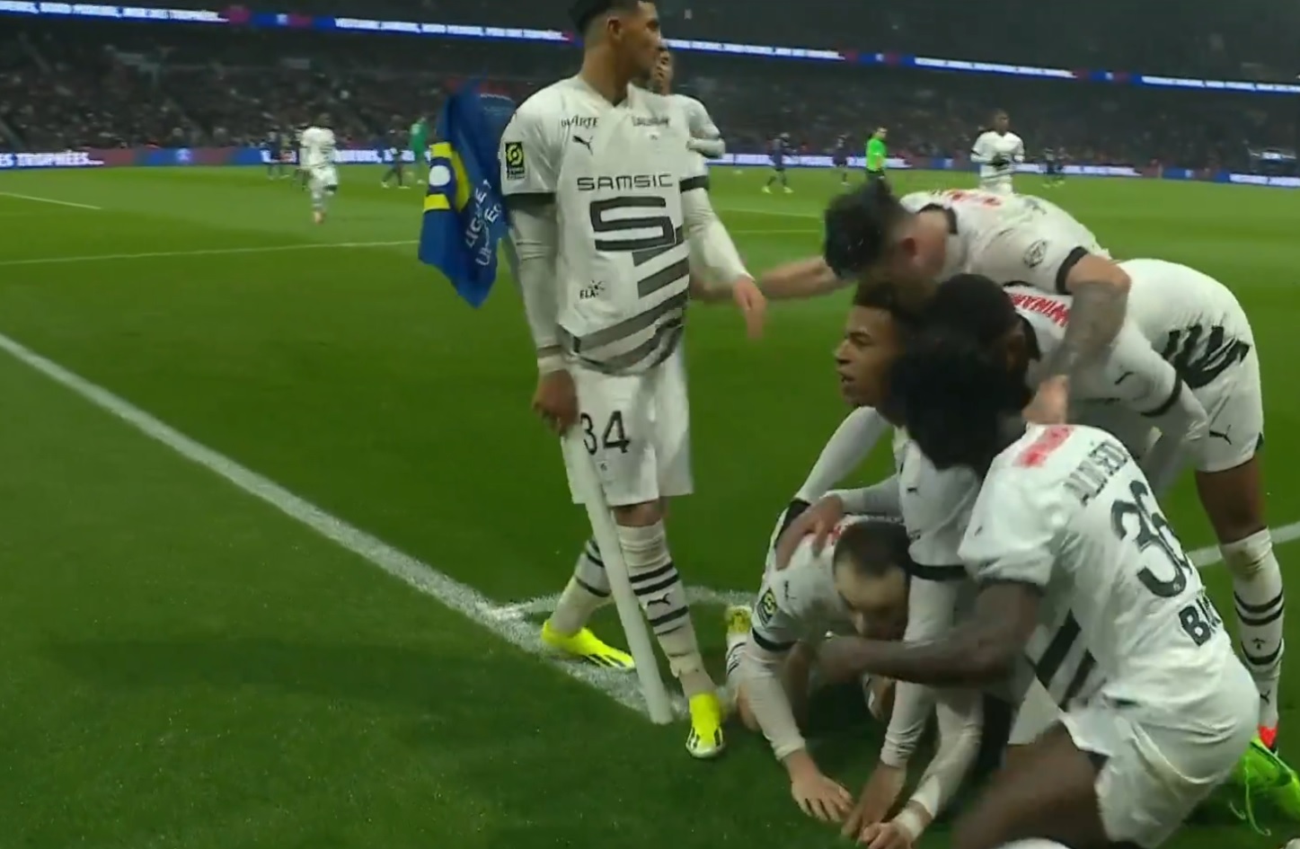 PSG uratowało się w samej końcówce! Genialny gol dla rywali nie wystarczył [WIDEO]