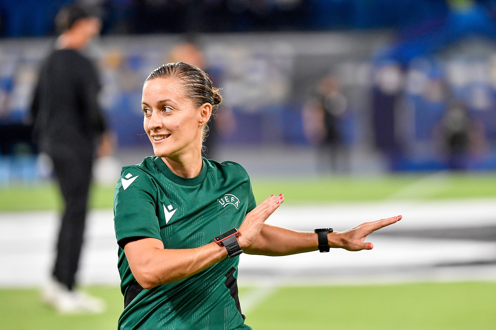 Bolesny wypadek pani arbiter w meczu La Liga. Polało się mnóstwo krwi [ZDJĘCIE]