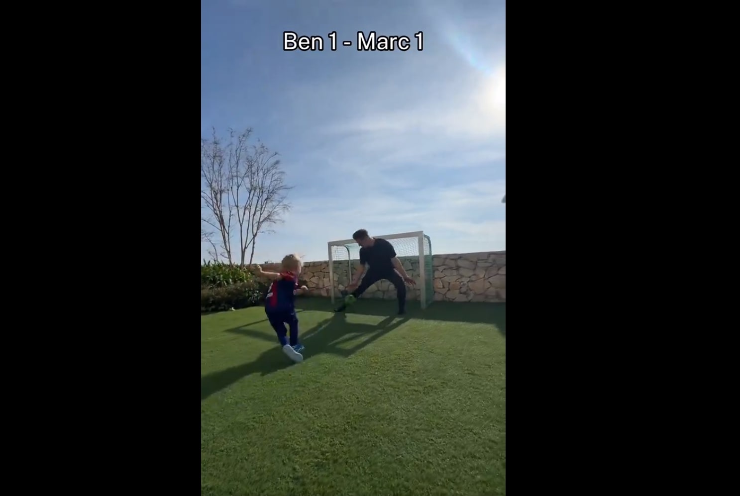 Syn gwiazdy Barcelony jest fanem Lewandowskiego. Kibice zwrócili uwagę na jeden szczegół [WIDEO]