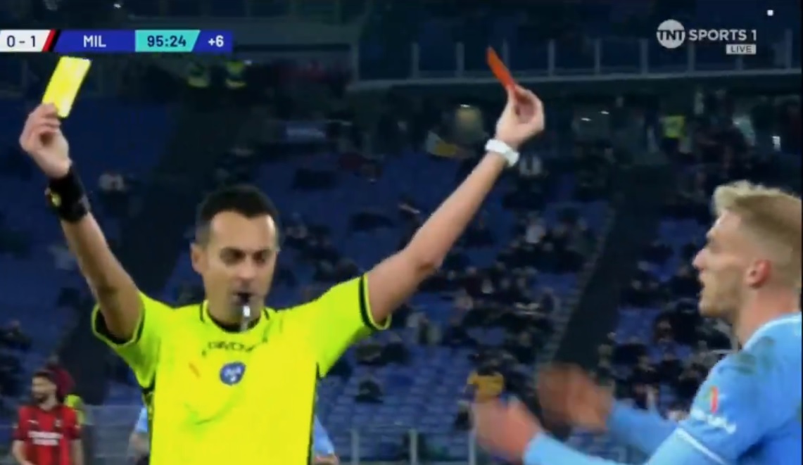 Trzy czerwone kartki dla piłkarzy Lazio! AC Milan wygrał po szalonym meczu [WIDEO]