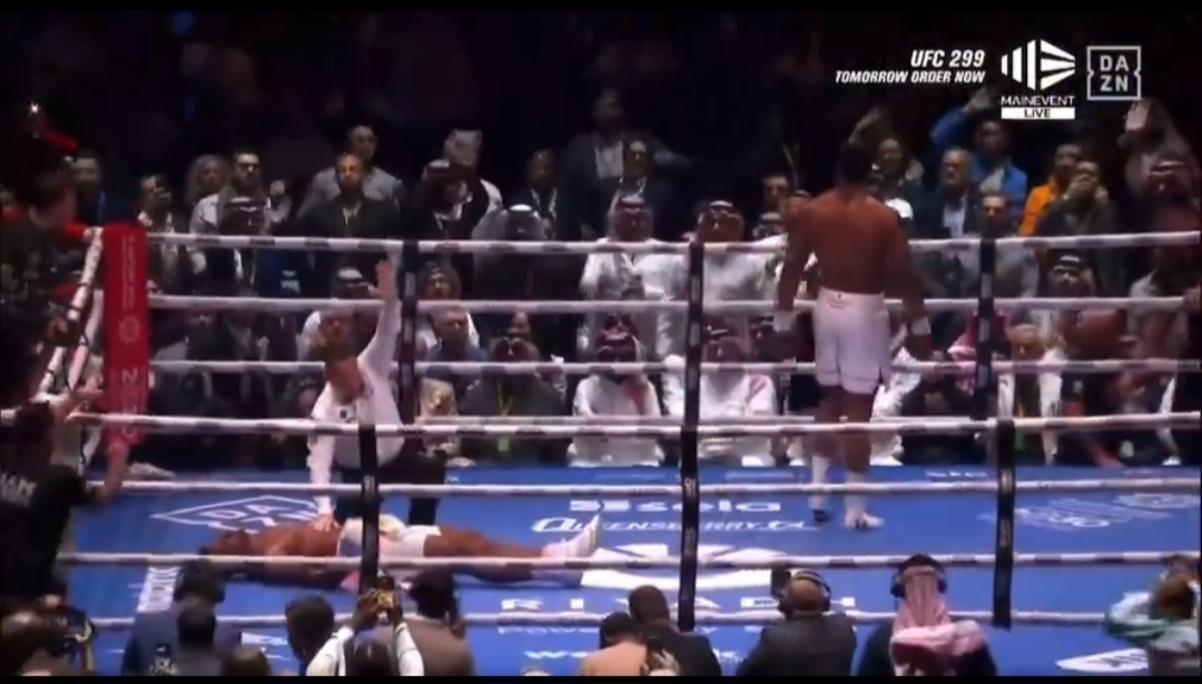 Anthony Joshua zdemolował rywala! Potężny nokaut w hitowej walce [WIDEO]