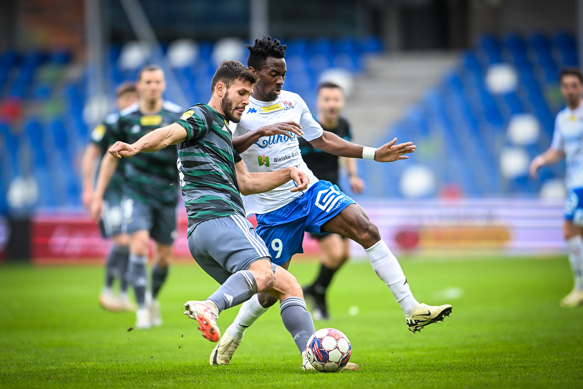 Lechia Gdańsk nowym liderem! Niespodziewany bohater, piękny gol z rzutu wolnego [WIDEO]