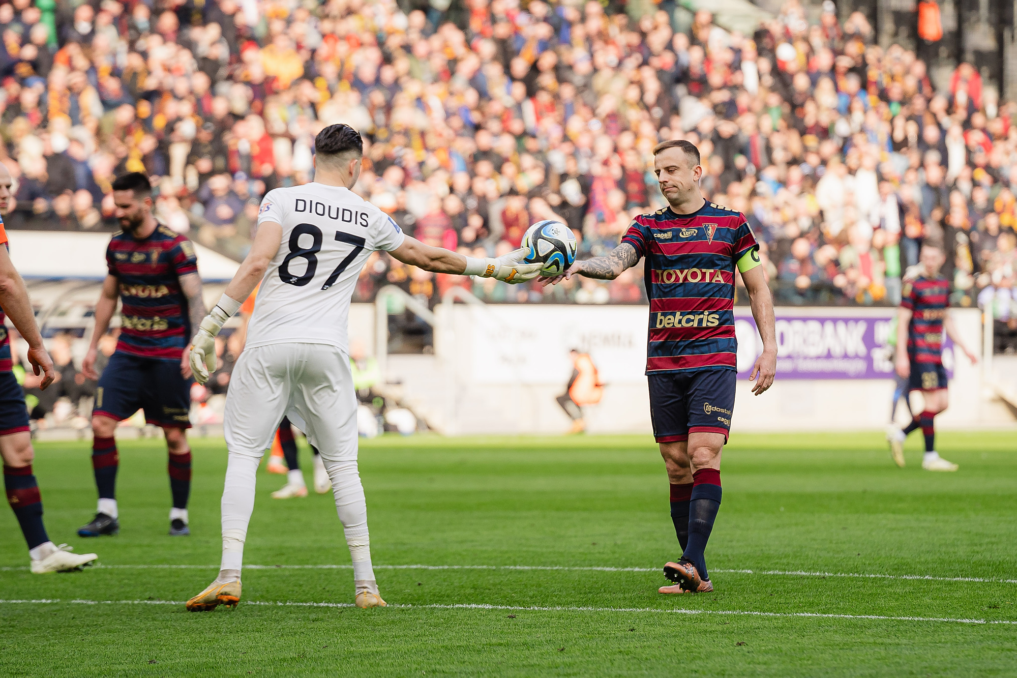 Spora niespodzianka w PKO Ekstraklasie! Grosicki zmarnował karnego, Zagłębie pokonało Pogoń [WIDEO]