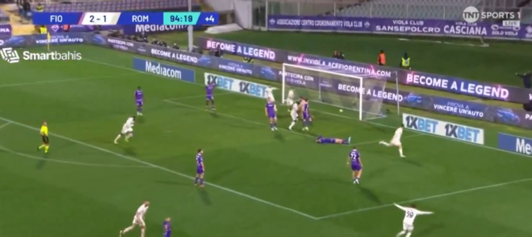 AS Roma uratowała się przed porażką w 95. minucie. Kapitalny gol w ostatniej akcji meczu! [WIDEO]