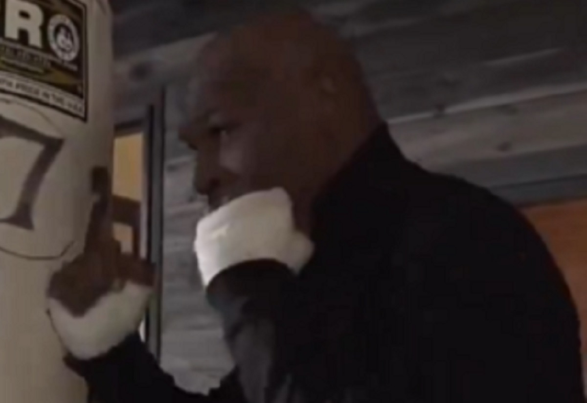 "Wygląda jak potwór". Mike Tyson zaprezentował formę przed starciem z YouTuberem [WIDEO]