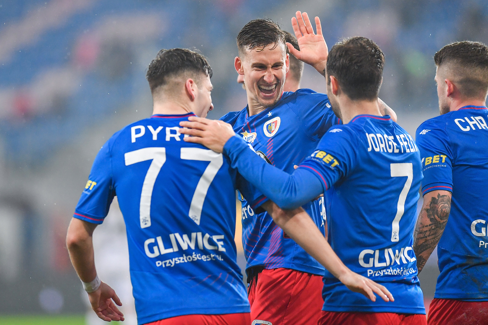 Mecz Ekstraklasy dokończony po trzech miesiącach! Piast wygrał historyczne spotkanie [WIDEO]