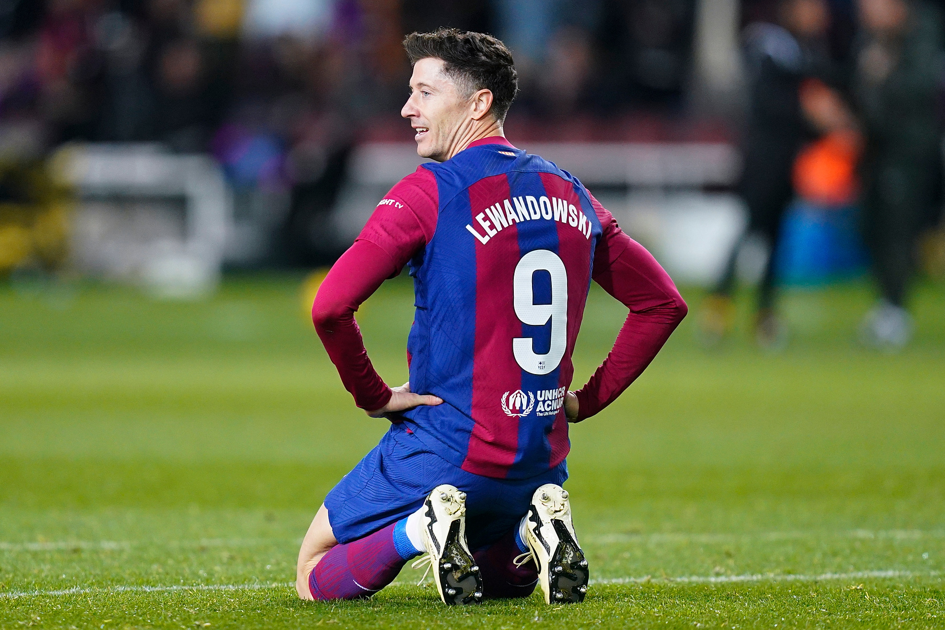 Tak piłkarze Barcelony potraktowali Lewandowskiego. Dziennikarz odsłonił kulisy spotkania u Polaka