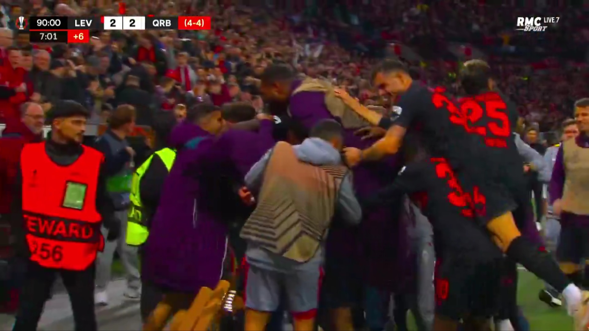 Bayer znowu to zrobił! Awans wyszarpany w doliczonym czasie gry, niezwykła seria nadal trwa! [WIDEO]