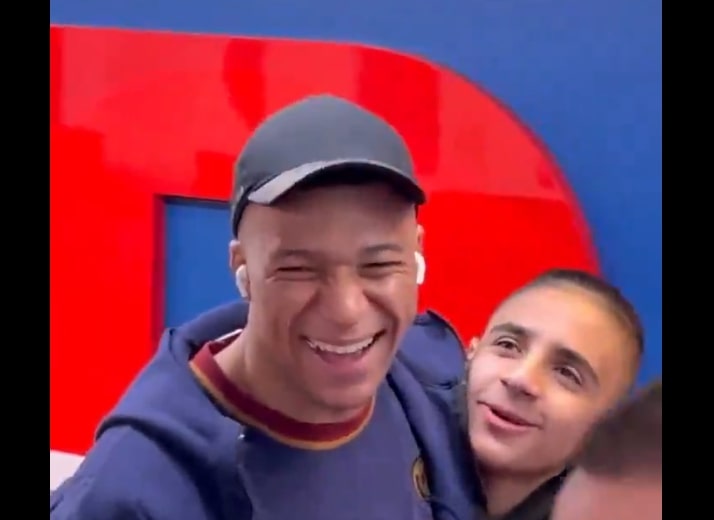 Kibic poprosił Mbappe o transfer do Arsenalu. Rozbrajająca odpowiedź gracza PSG. "Ale po co?" [WIDEO]