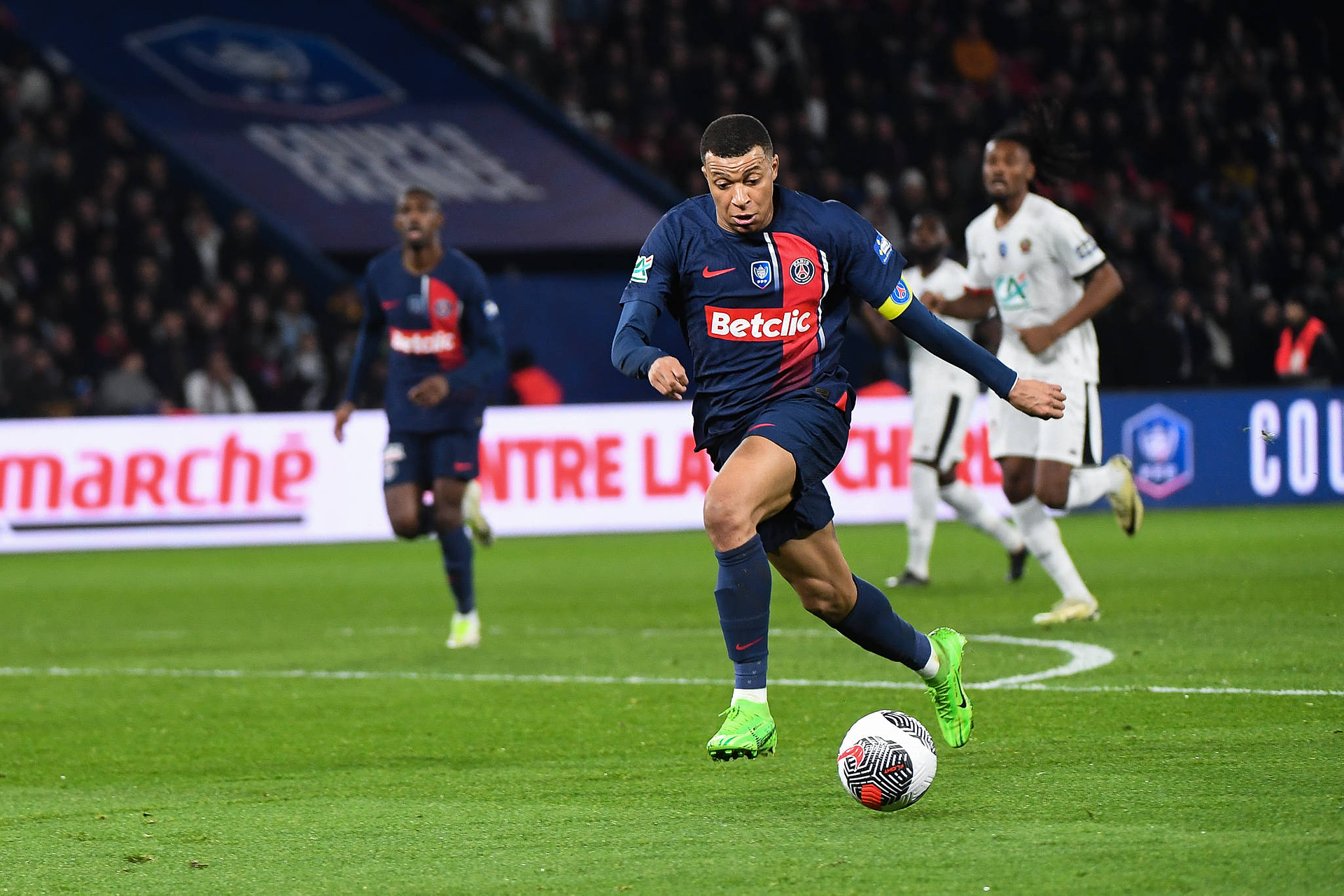 W tym Kylian Mbappe jest najlepszy na świecie. Zdecydowane słowa obrońcy FC Barcelony