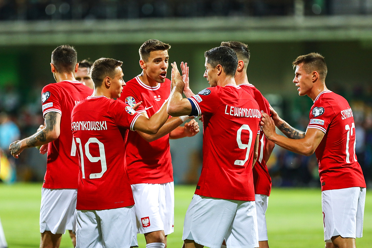 400 zł za wytypowanie wygranej Polski z Estonią za 2 zł w Superbet!
