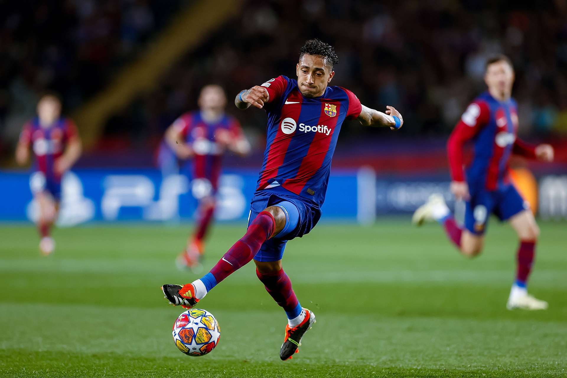 Raphinha kuszony fortuną! Piłkarz Barcelony zdecydował ws. transferu