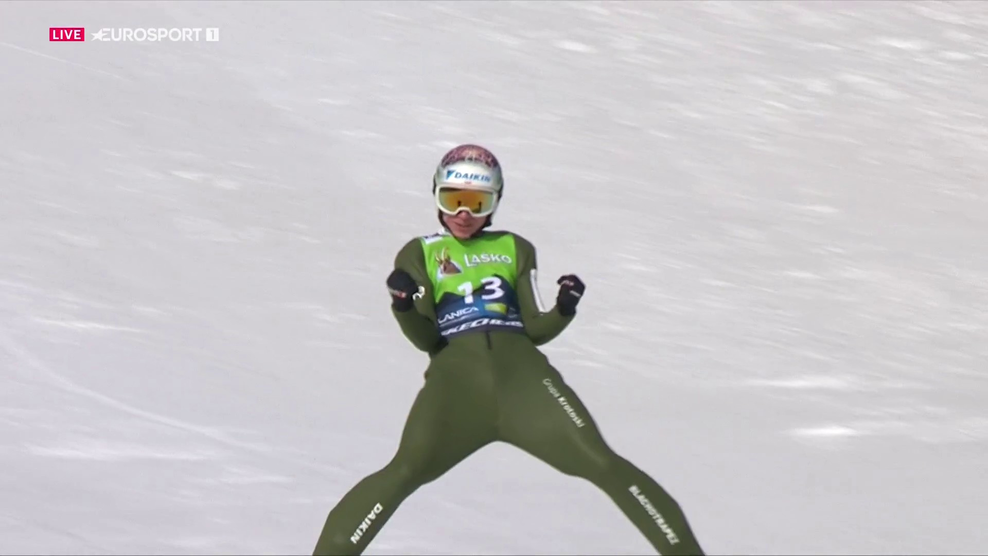 Wielkie widowisko w Planicy! Wspaniały lot Zniszczoła, Polak będzie walczył o podium!