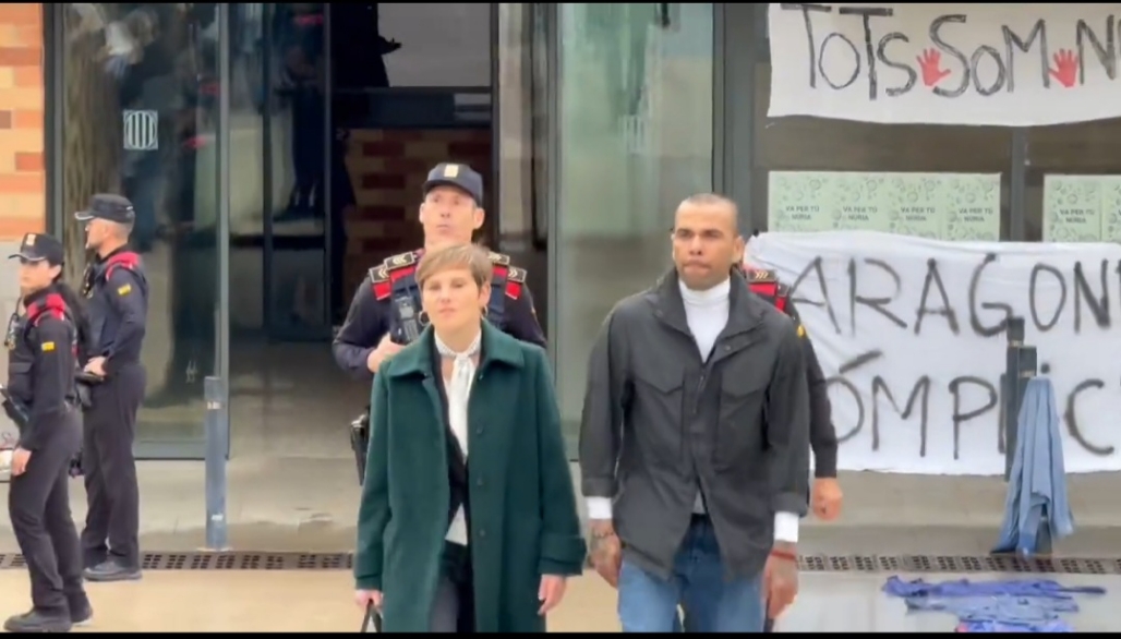 Dani Alves wyszedł na wolność! Wpłacono ogromną kaucję [WIDEO]