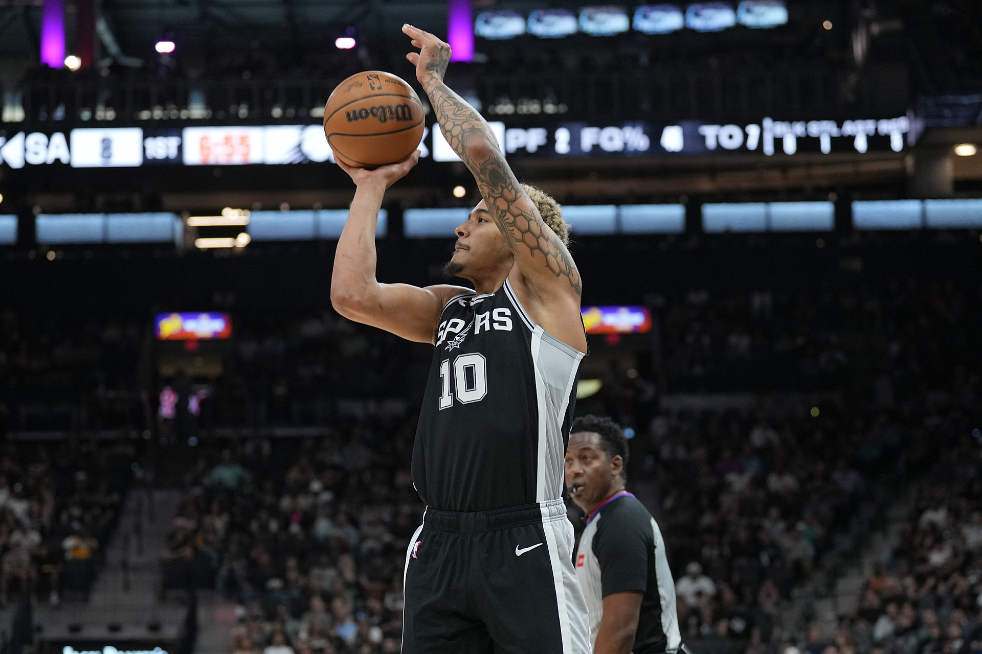 Znakomity mecz Jeremy'ego Sochana. Polski koszykarz z rekordem kariery, triumf San Antonio Spurs [WIDEO]