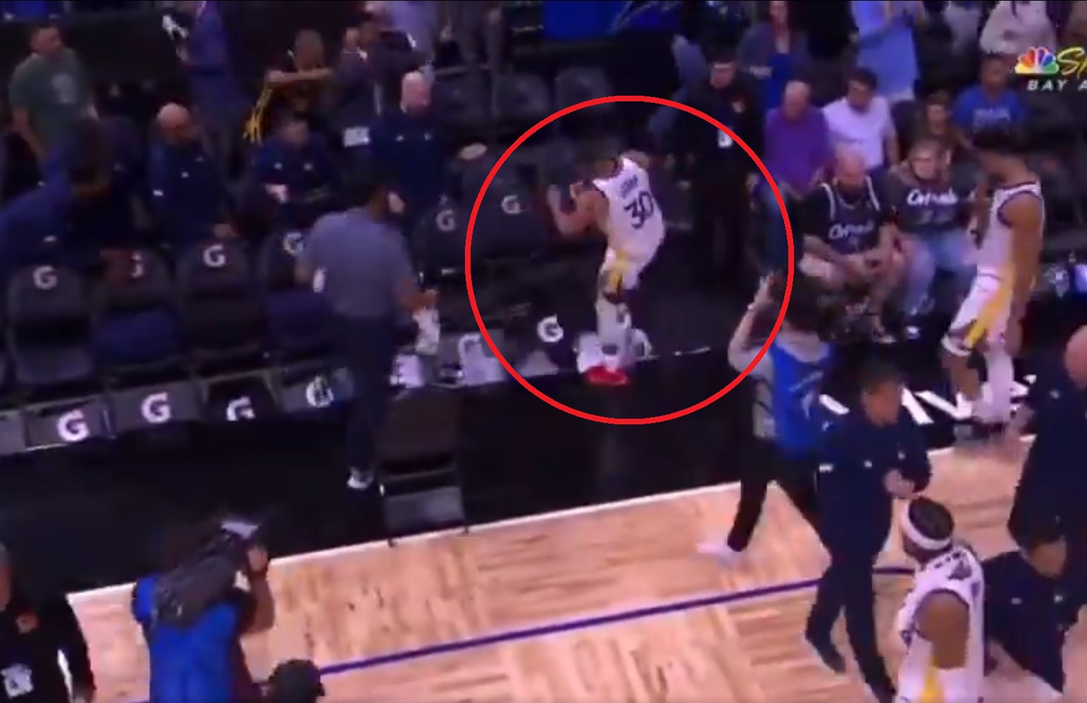 Stephen Curry nie wytrzymał podczas meczu. Mocna reakcja po rzucie w meczu NBA [WIDEO]