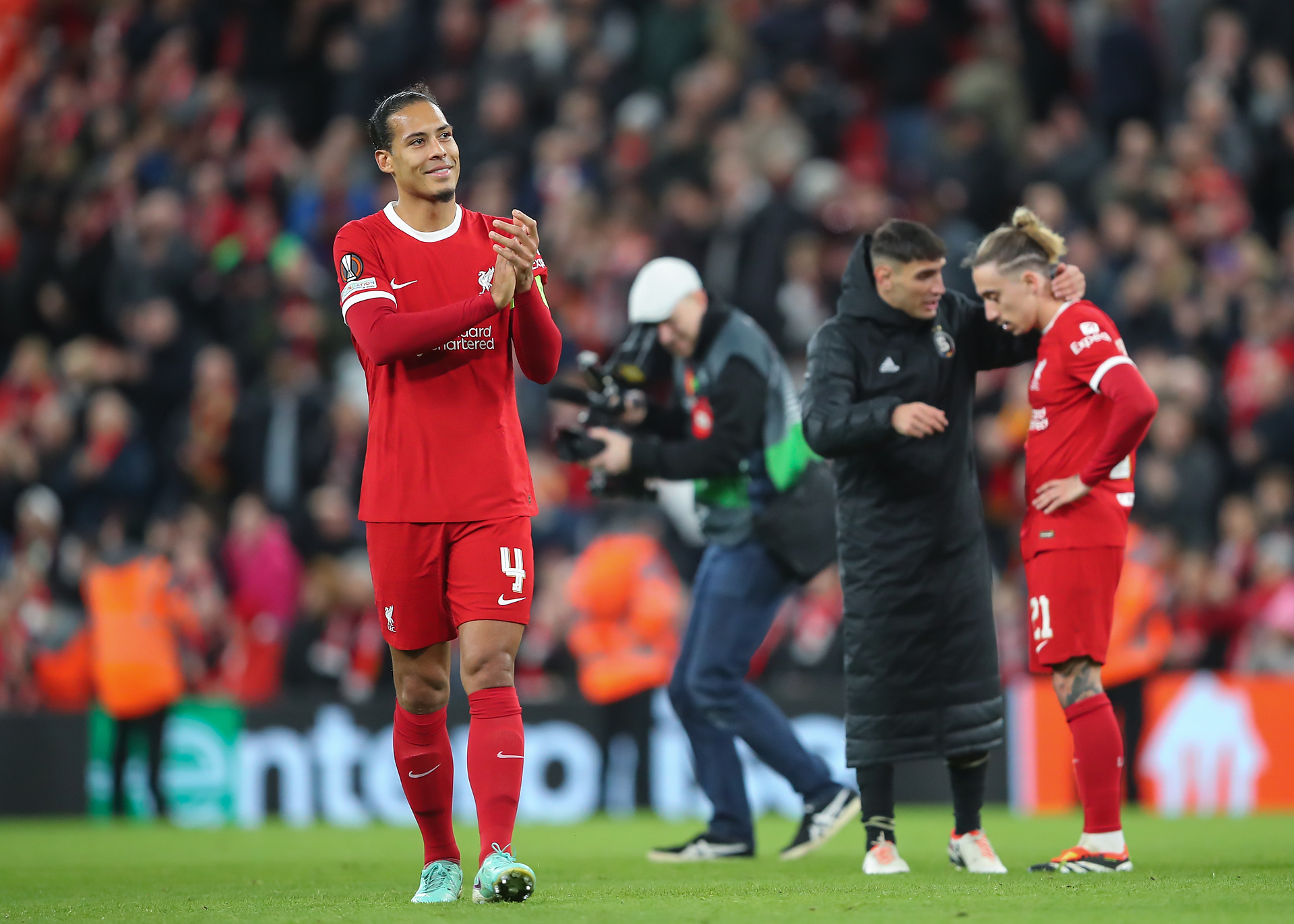 Virgil van Dijk dostał pytanie o swoja przyszłość w Liverpoolu. Odpowiedź może zaniepokoić kibiców
