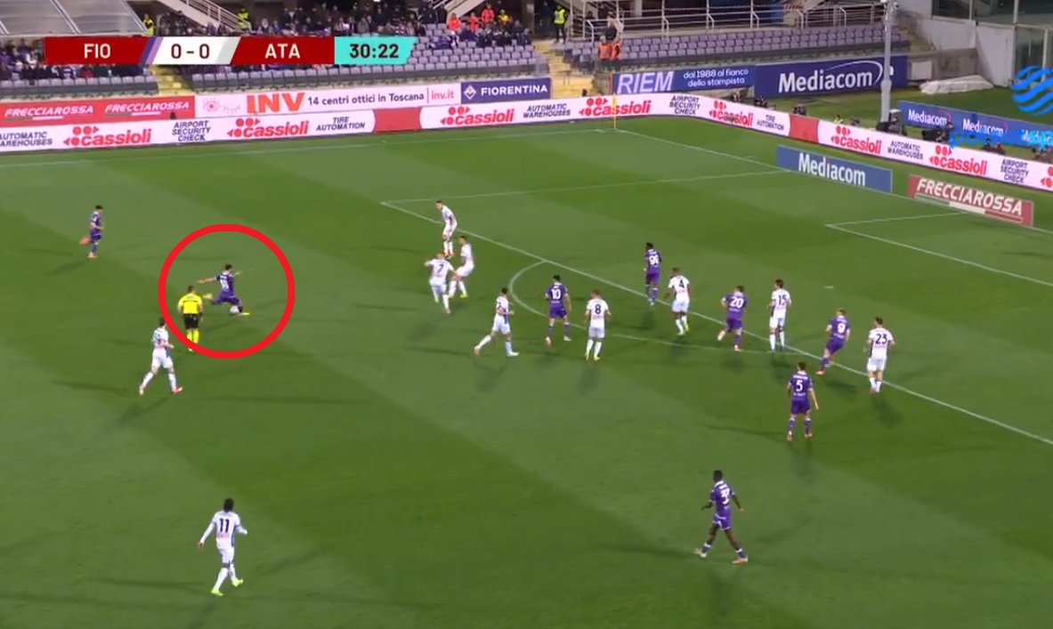 Cudowny gol zdecydował o wyniku półfinału Pucharu Włoch! Piłka leciała jak pocisk [WIDEO]