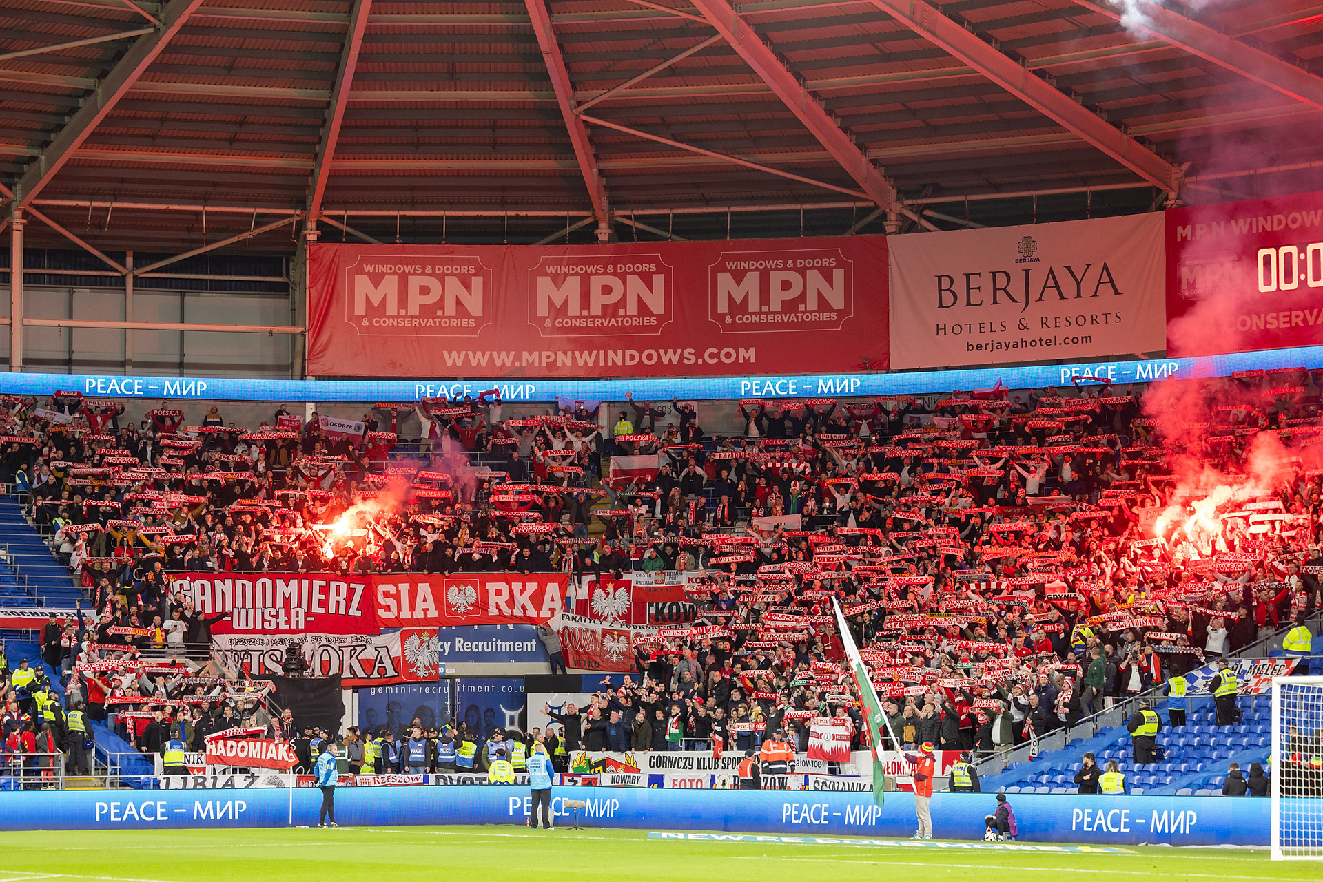 "Jedni z najbrutalniejszych". Anglicy straszą przed polskimi fanami. Jest aluzja do meczu Aston Villa - Legia