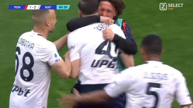 Spektakularny gol Piotra Zielińskiego! Idealne uderzenie pomocnika Napoli [WIDEO]