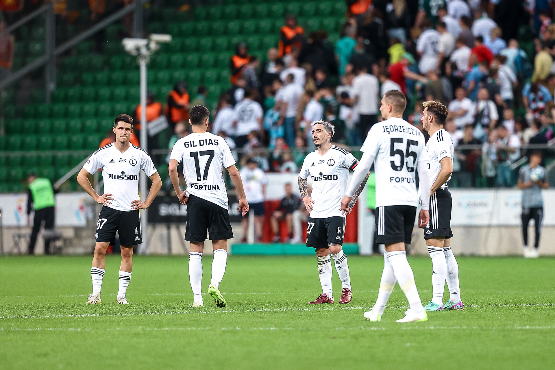 "Legia wypisuje się z wyścigu po mistrzostwo". Stanowcze słowa dziennikarza po hicie Ekstraklasy