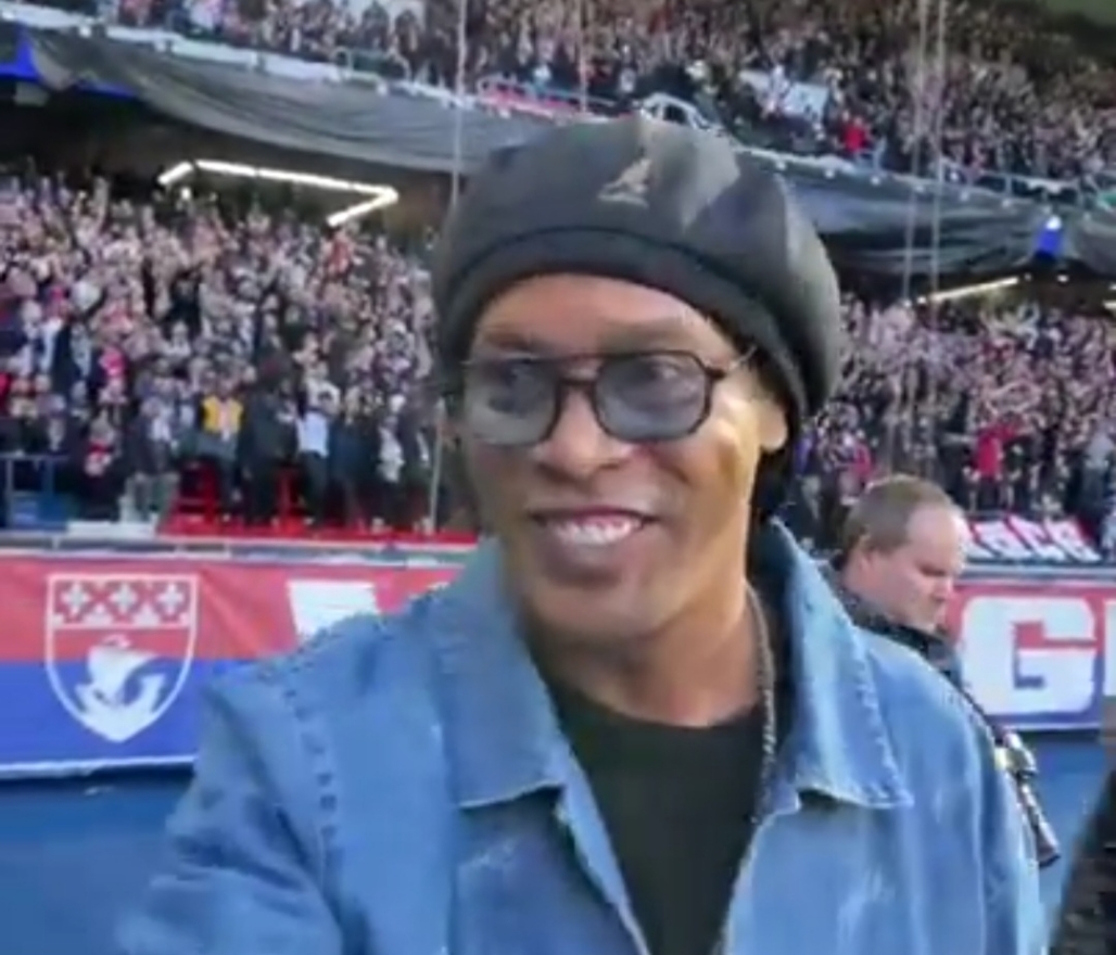 Kamery przyłapały Ronaldinho. Nie mógł tego przegapić [WIDEO]