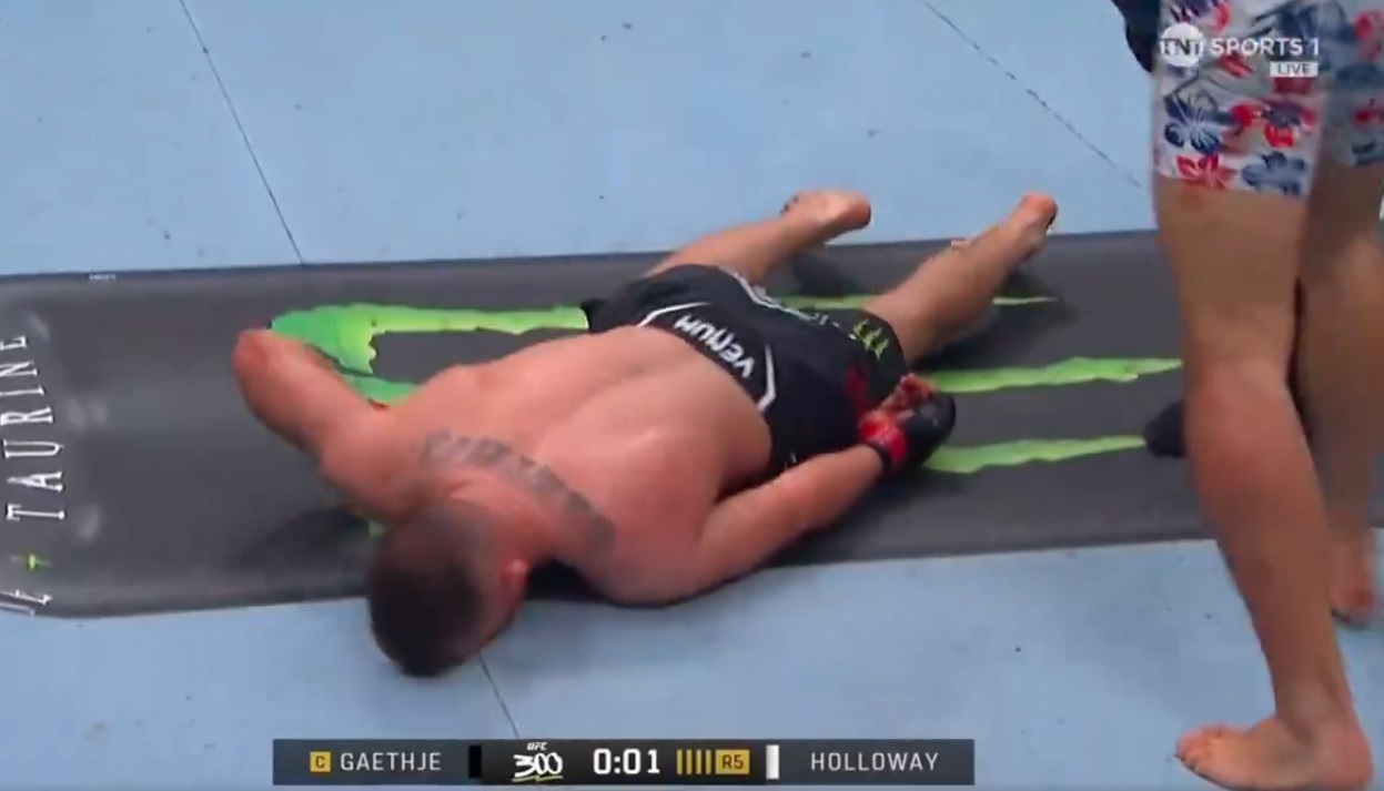 Brutalny nokaut podczas UFC 300! Piekielny cios na sekundę przed końcem [WIDEO]
