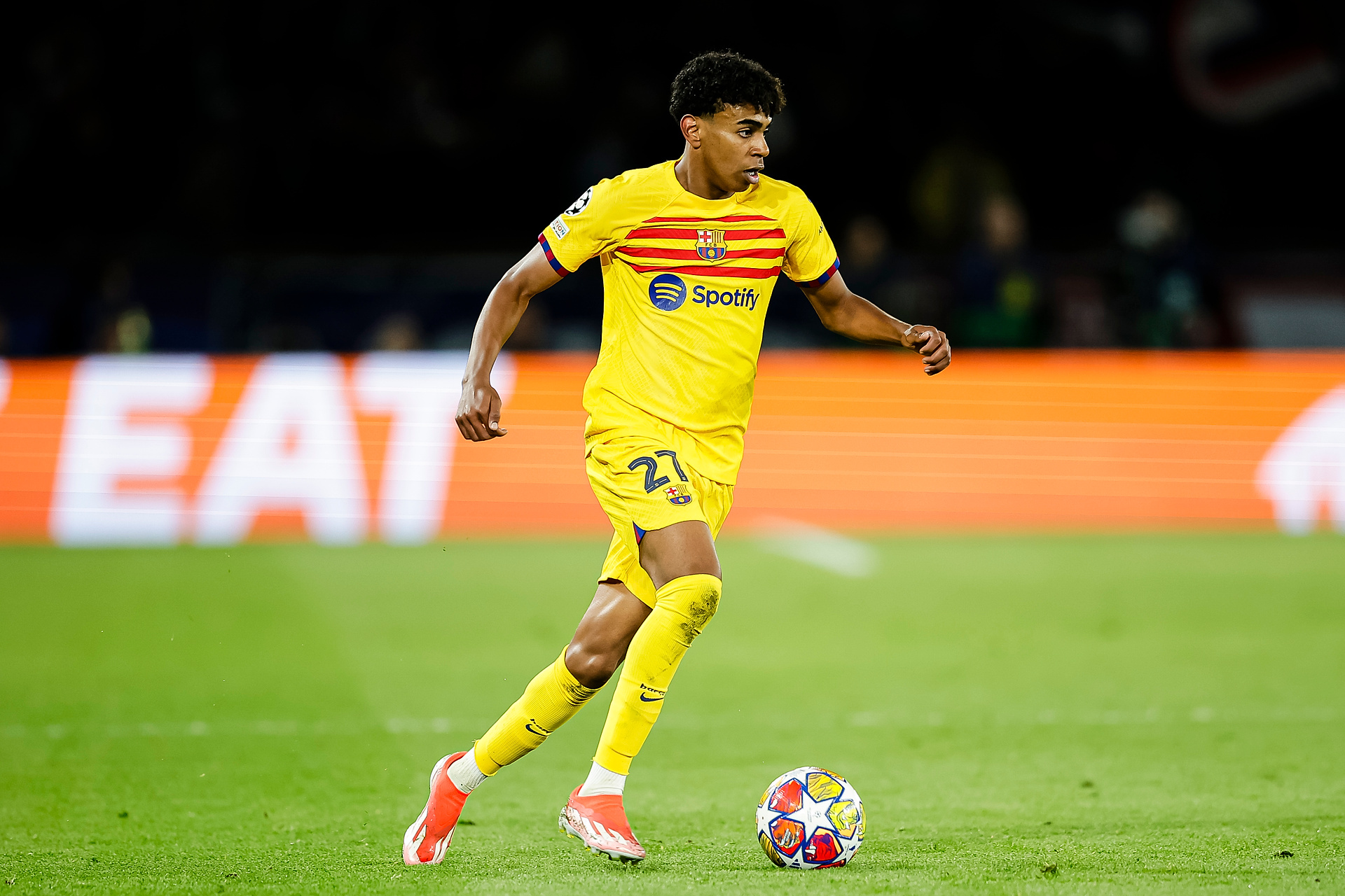 Ojciec Yamala podgrzał atmosferę przed hitem. Wystarczyło jedno słowo