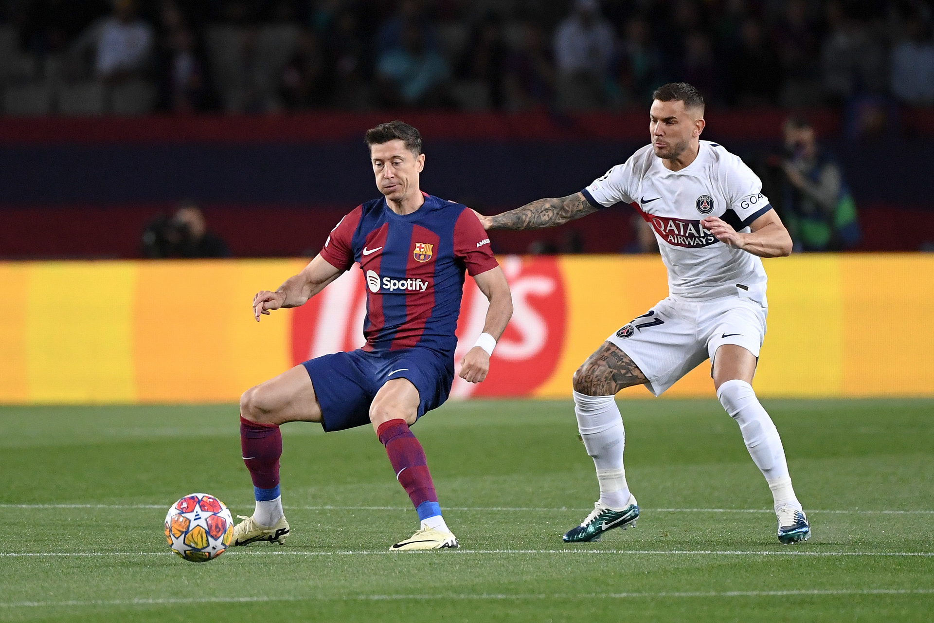 Lewandowski w ogniu krytyki, Barcelona zrównana z ziemią! "Brak słów"