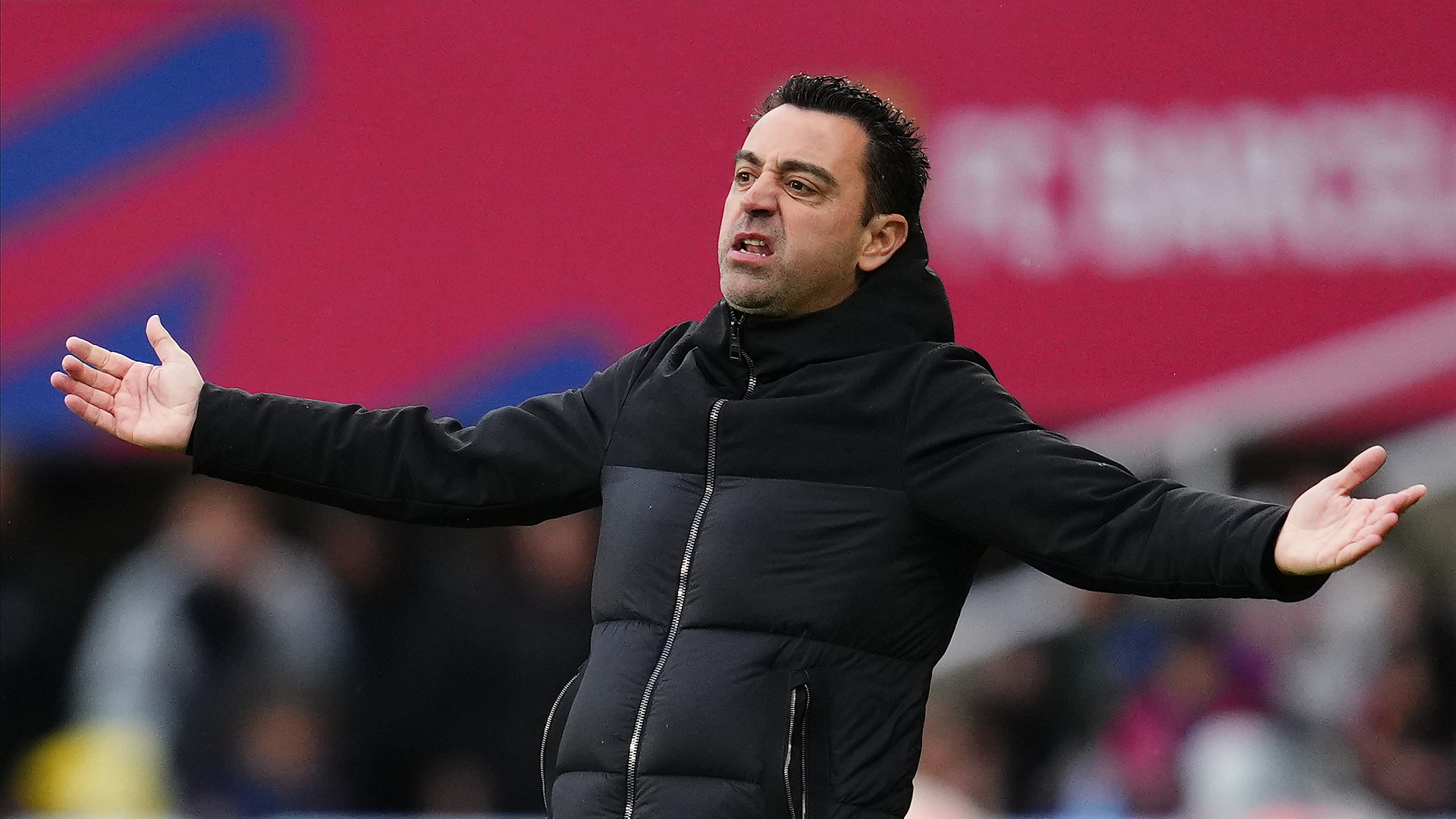 Frustrat i krzykacz. Xavi żegna się w brzydki sposób. Jego piłkarz dał mu lekcję