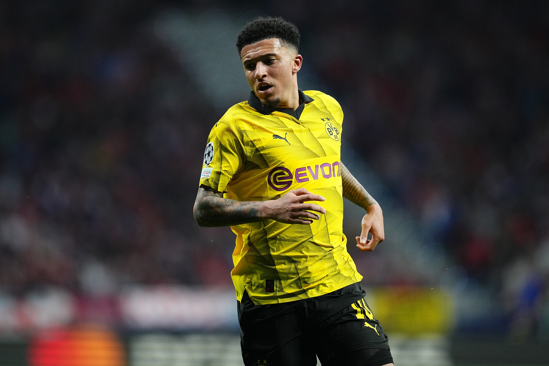 Media: Gigant złożył propozycję Jadonowi Sancho
