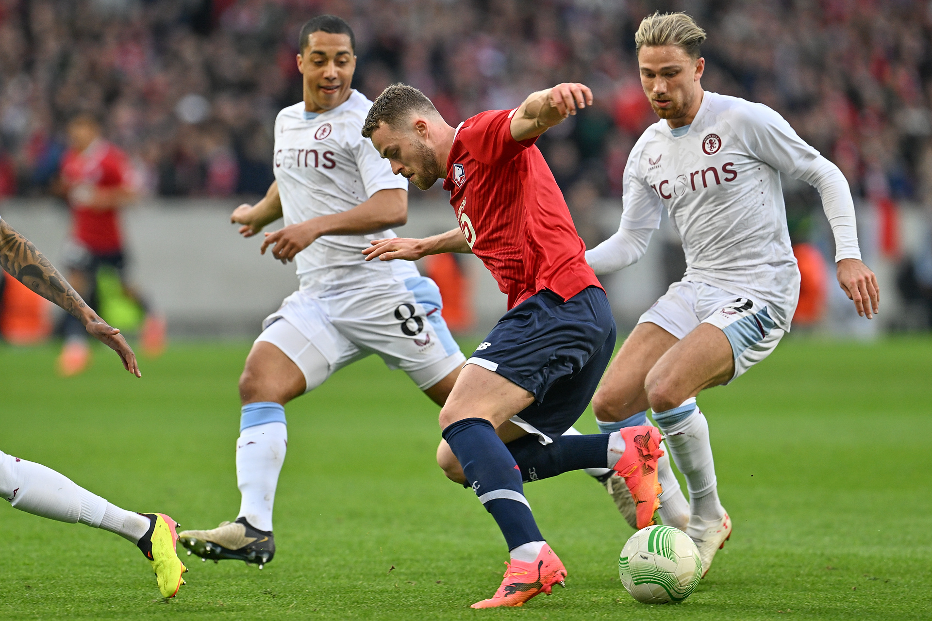 Aston Villa urwała się ze stryczka! Gol Casha, Martinez bohaterem karnych [WIDEO]