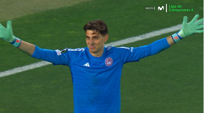 Bramkarz wprowadził Olympiakos do półfinału Ligi Konferencji! Popis w rzutach karnych!