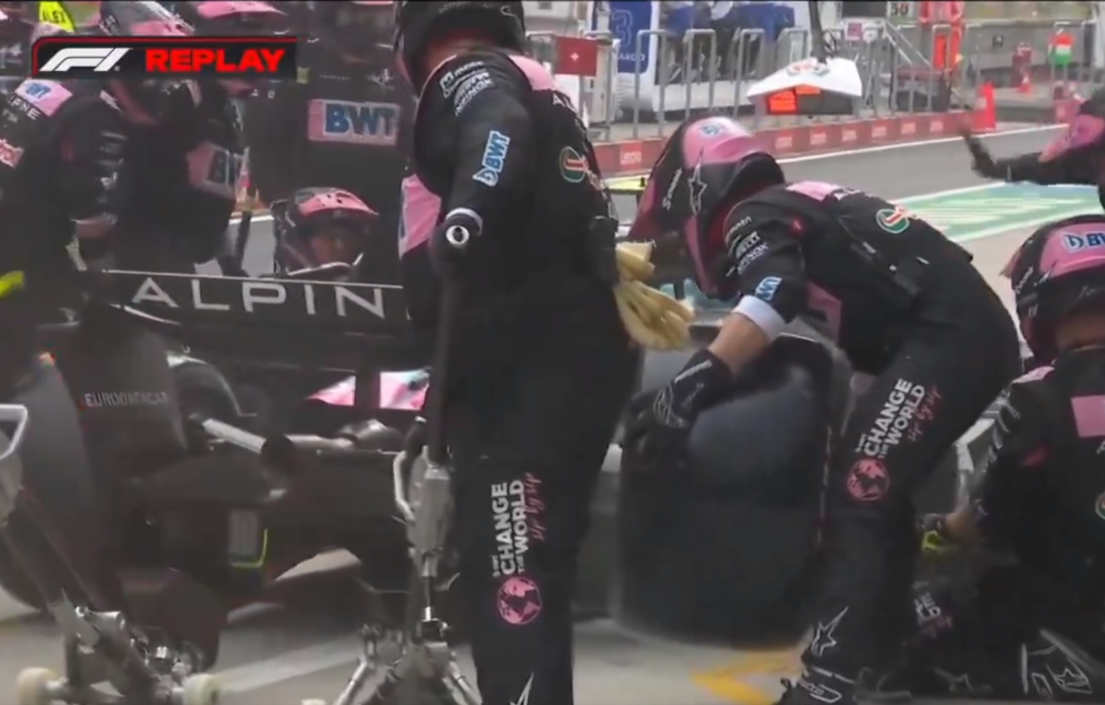 Groźne sceny w wyścigu F1. Nie miało prawa do tego dojść [WIDEO]
