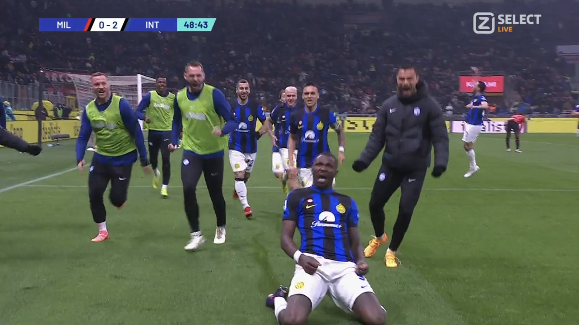 Inter nowym mistrzem Włoch! Trzy czerwone kartki w derbach z Milanem [WIDEO]