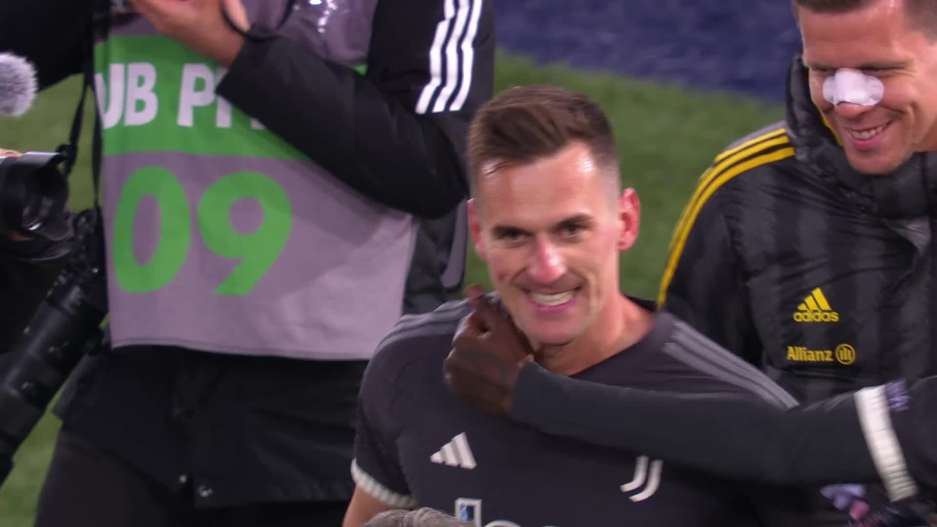 Milik bohaterem w Pucharze Włoch! Polak wprowadził Juventus do finału! [WIDEO]