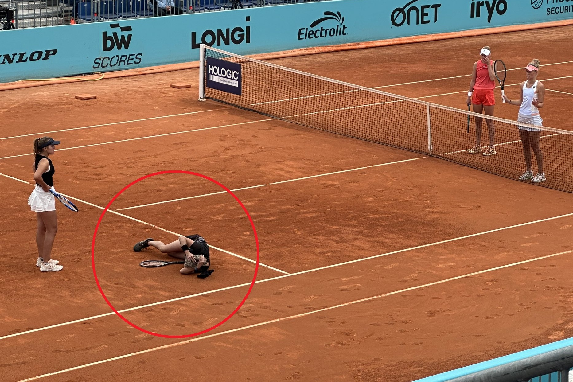 Była partnerka Świątek runęła na kort. Dramatyczne sceny [ZDJĘCIE]