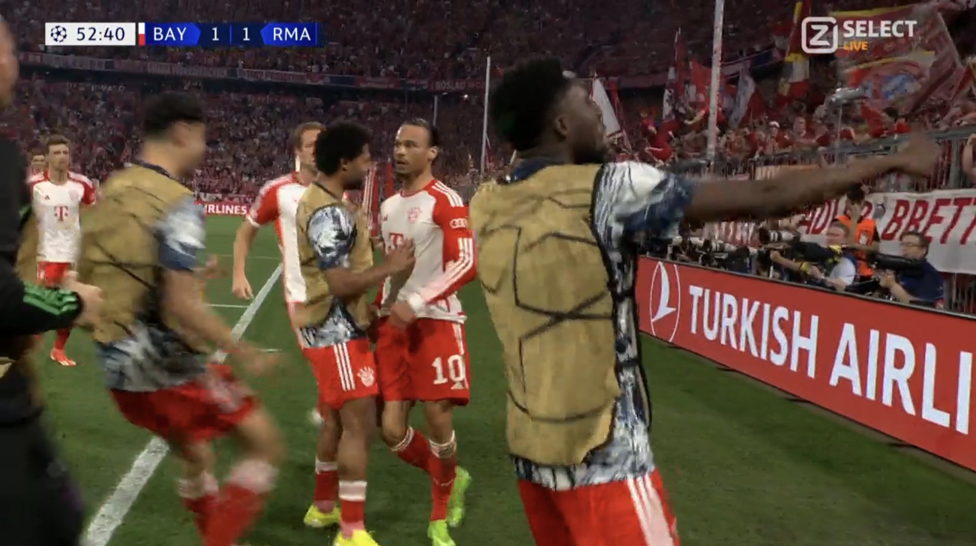 Co za odpowiedź Bayernu! Dwa gole w cztery minuty, Real na łopatkach [WIDEO]