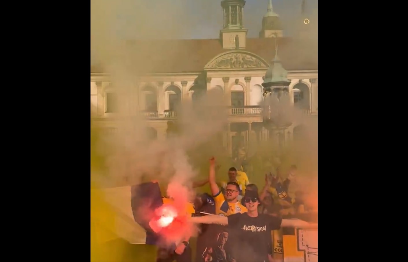 Polscy kibice opanowali miasto. Sceny przed meczem Ligi Mistrzów [WIDEO]