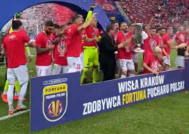 Tak świętowała Wisła. Królewski chwycił za puchar [WIDEO]