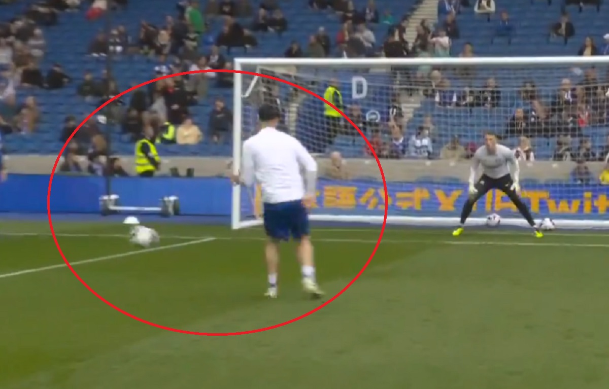 Kompromitująca rozgrzewka klubu Premier League. Legenda była bezlitosna [WIDEO]