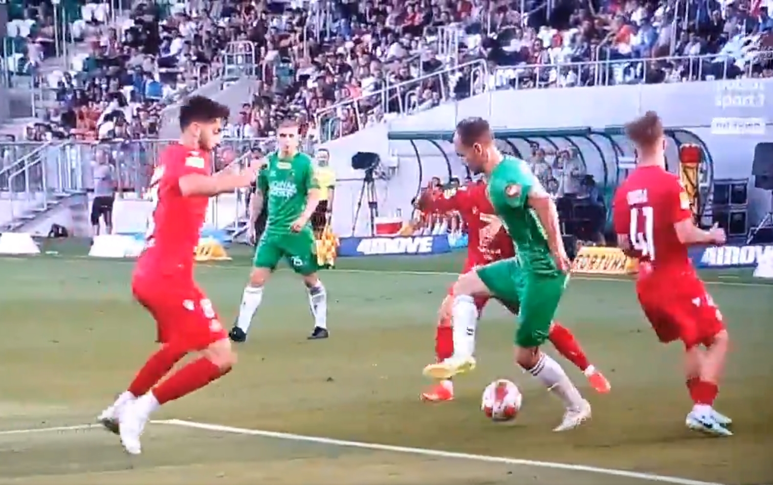 Ależ drybling! Mijał zawodników Wisły niczym tyczki [WIDEO]