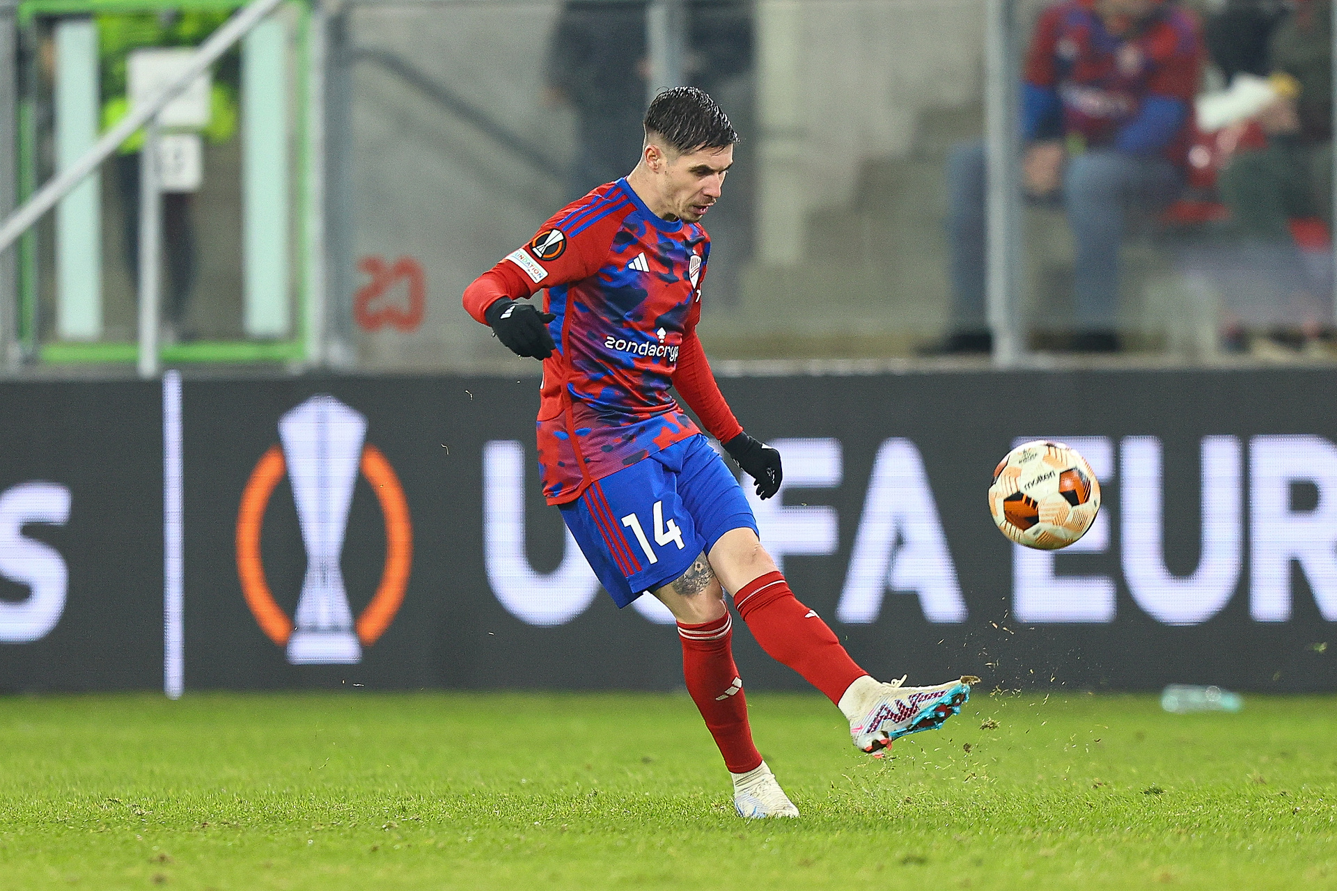 Transferowy niewypał odchodzi z Rakowa. Jest oficjalny komunikat