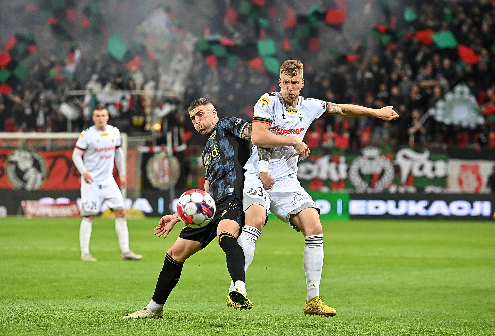 GKS wygrał z... GKS-em! Lechia musi się wstrzymać ze świętowaniem [WIDEO]
