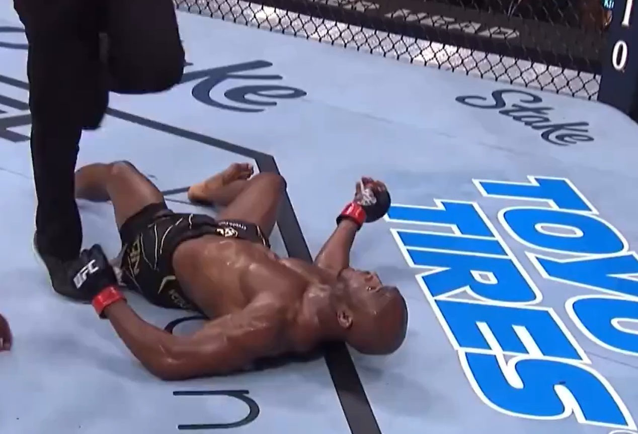 Niesamowity zwrot akcji na gali UFC. Szok w oktagonie [WIDEO]