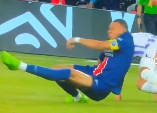Mbappe oszukał przeznaczenie. Był o włos od tragedii [WIDEO]