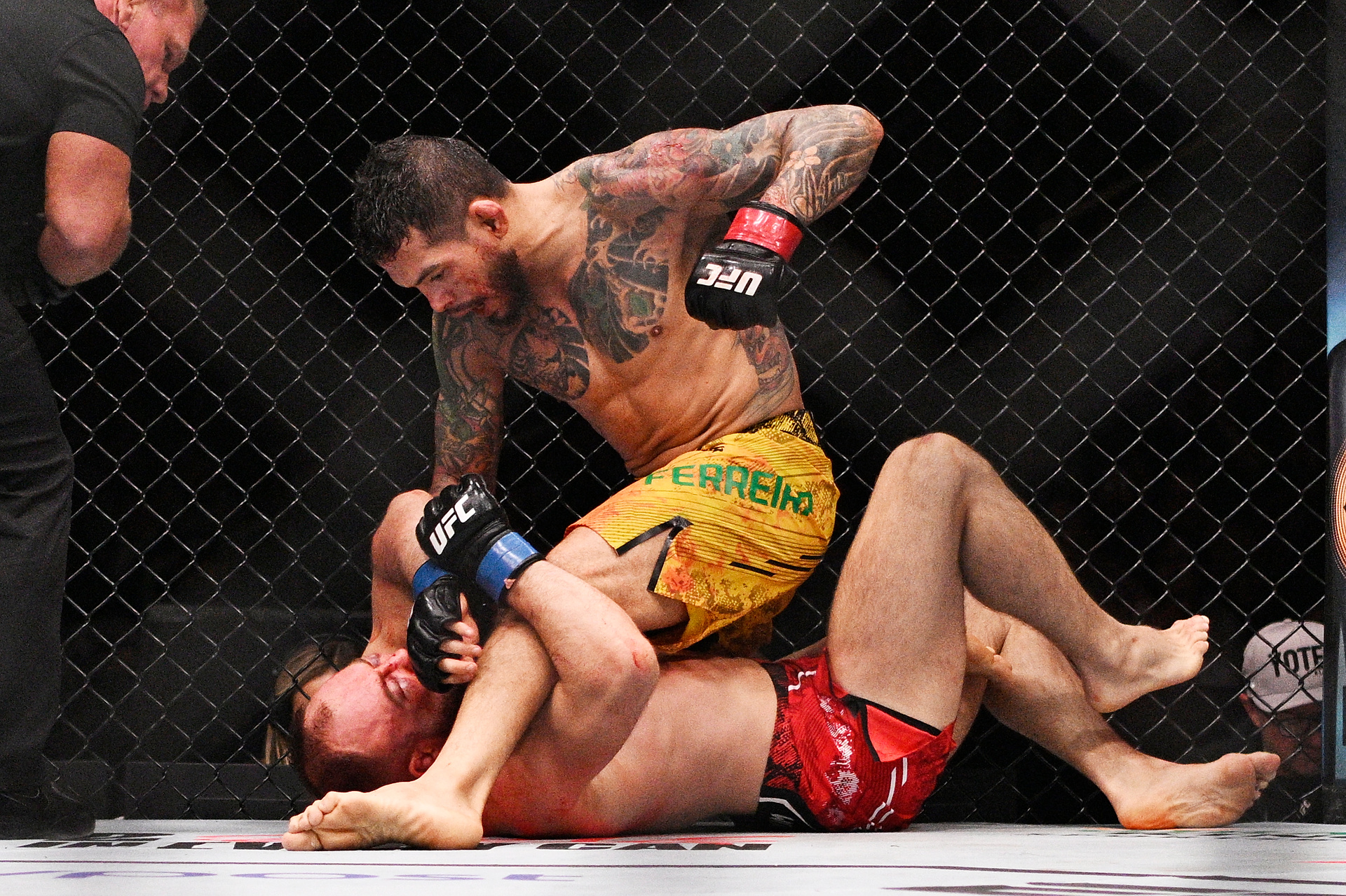 Zmasakrowana twarz Polaka po walce na UFC. Wylądował w szpitalu [ZDJĘCIE]