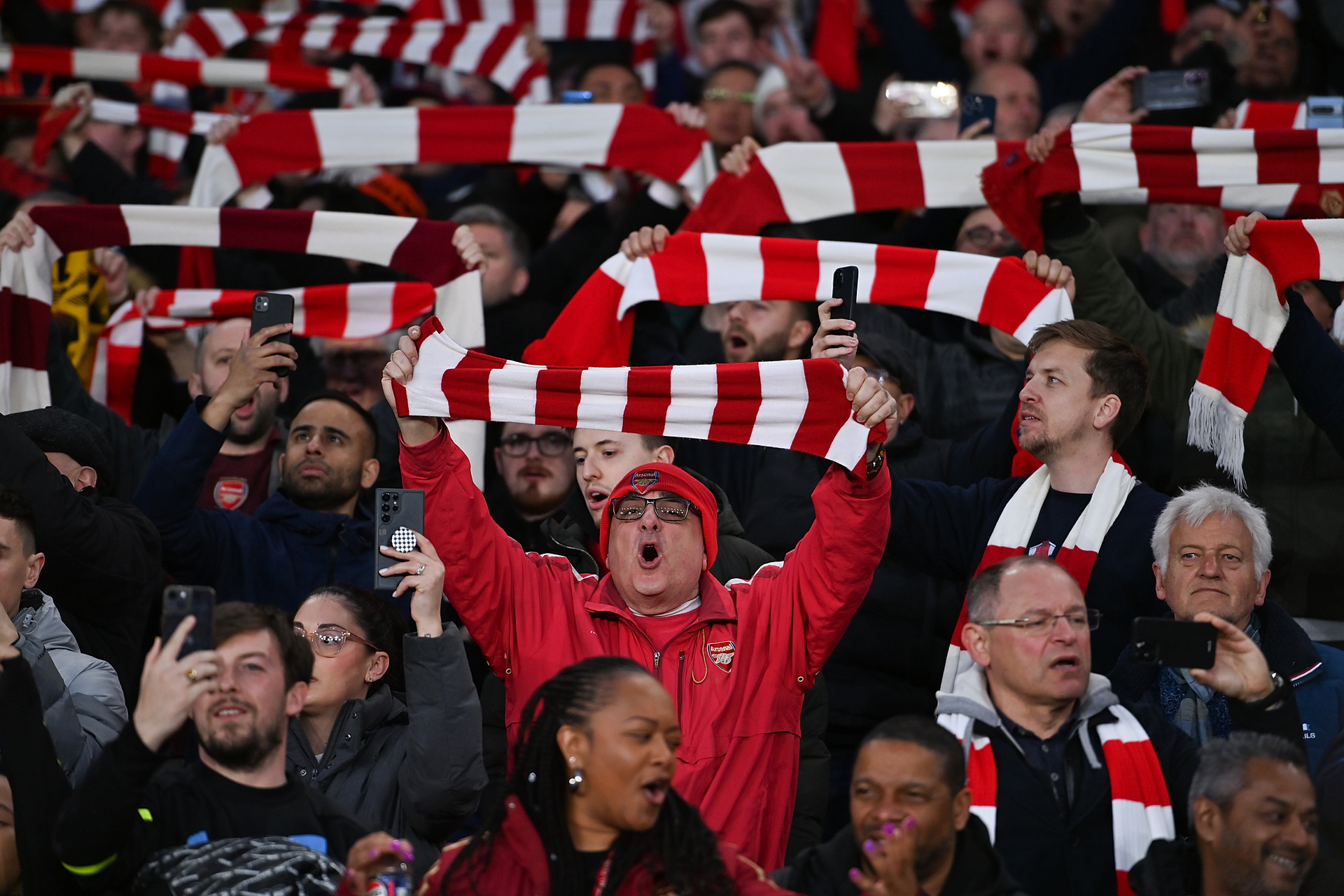 Wpadka kibiców Arsenalu. Chcieli uprzykrzyć życie Manchesterowi City [WIDEO]