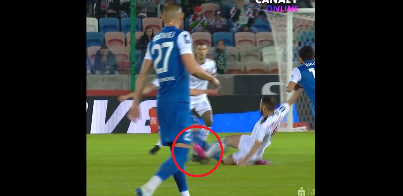 Brutalny faul w Ekstraklasie. Decyzja sędziego mogła być tylko jedna [WIDEO]