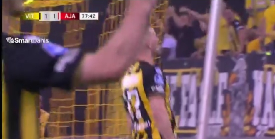 Gol Kozłowskiego z Ajaksem! Udany koniec sezonu Polaka [WIDEO]